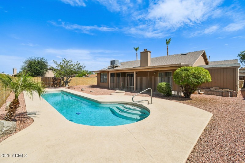 27-web-or-mls-N 88th Ave-S0307-027