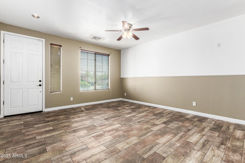 07 - Desert Horizons