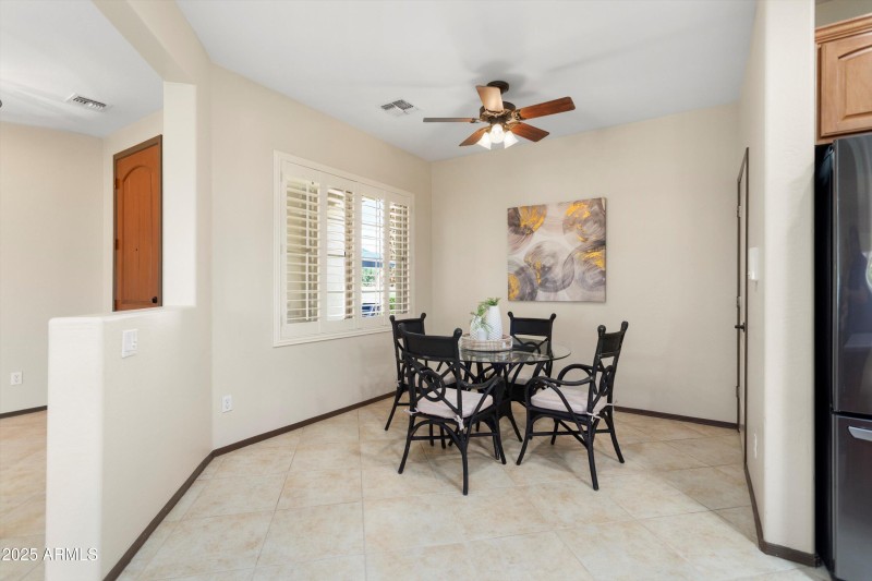 21-Breakfast Nook