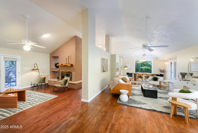 295 Raintree-9