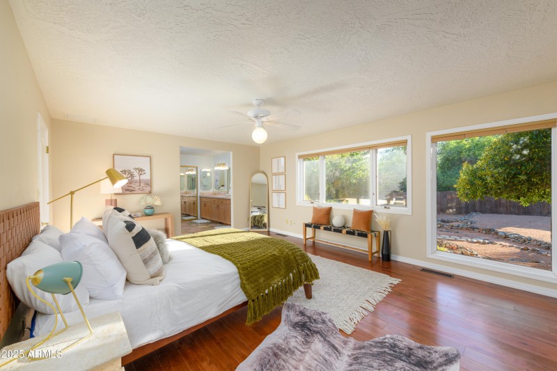 295 Raintree-18