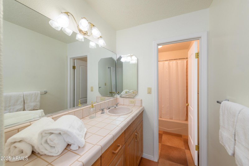 295 Raintree-25