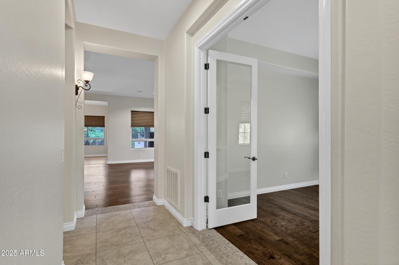 1620 E Sattoo Way-6