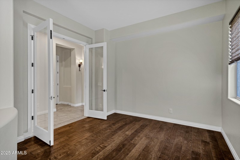 1620 E Sattoo Way-9