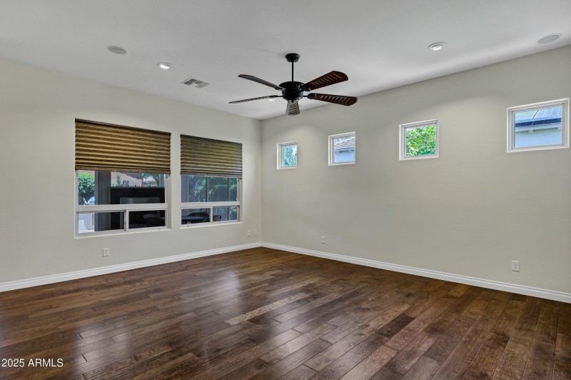 1620 E Sattoo Way-13