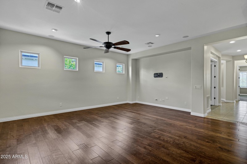 1620 E Sattoo Way-14