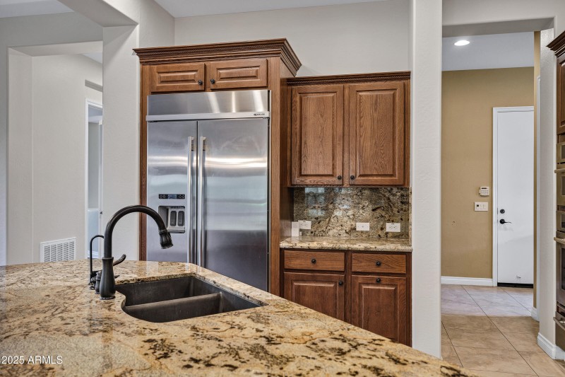 1620 E Sattoo Way-19