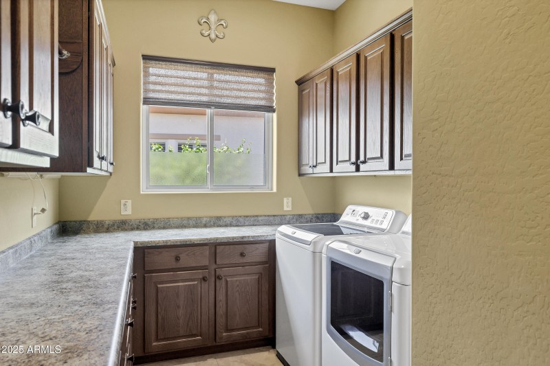 1620 E Sattoo Way-36