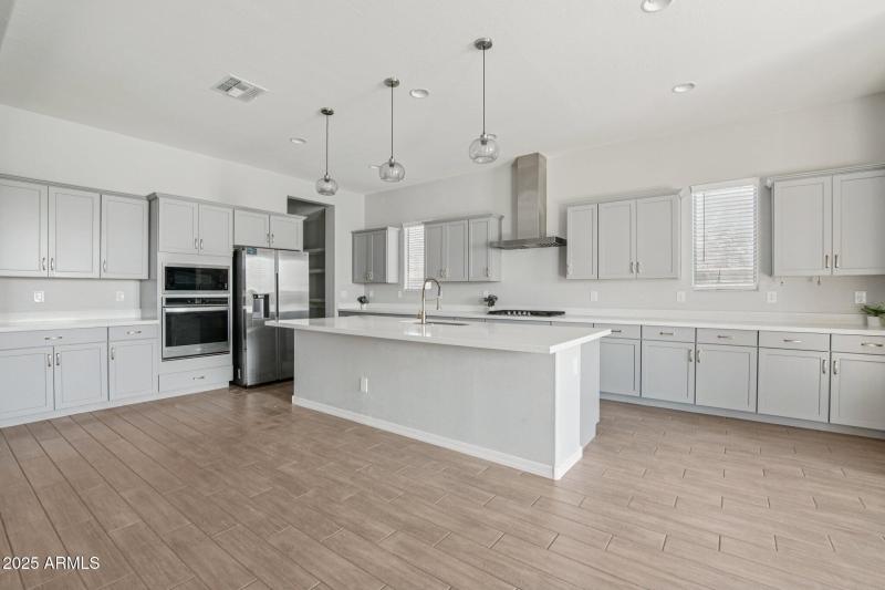 31-web-or-mls-N 185th Ave-S2706-031