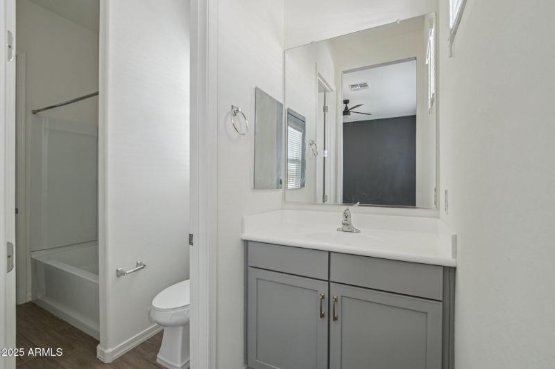 28-web-or-mls-N 185th Ave-S2706-028