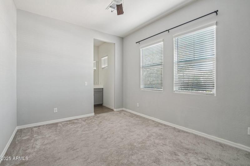 19-web-or-mls-N 185th Ave-S2706-019