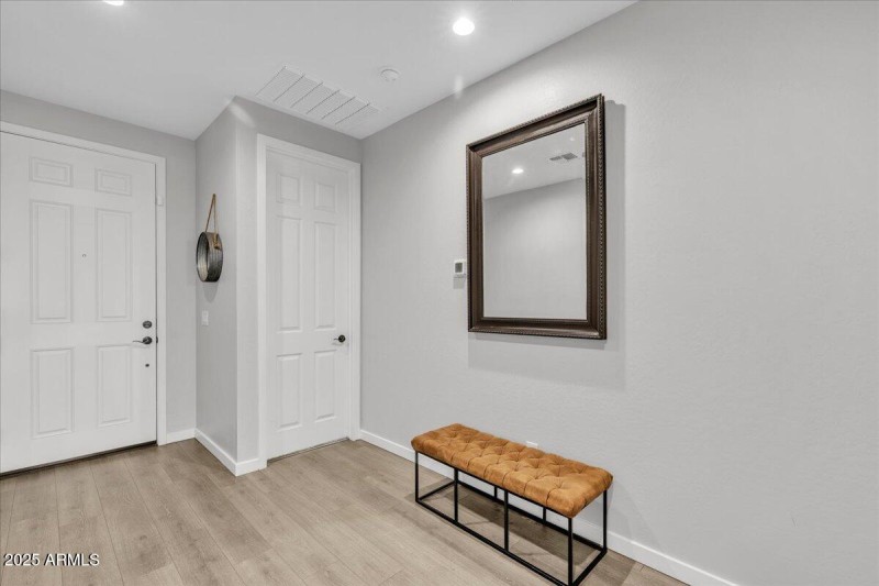 02-17593_W_Red_Fox_Rd44