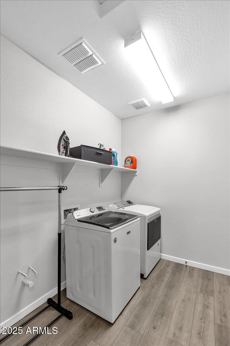 14-17593_W_Red_Fox_Rd32