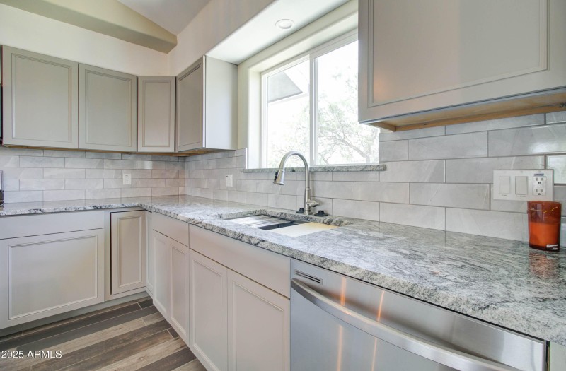 7907 Taos Ave-18