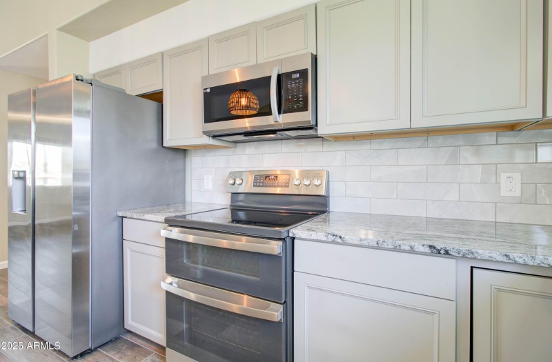 7907 Taos Ave-19