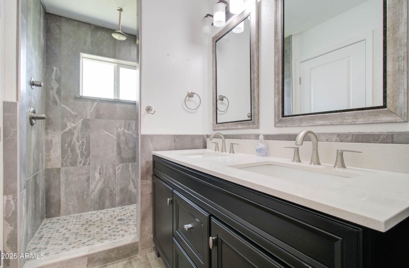 7907 Taos Ave-34