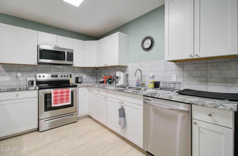 7907 Taos Ave-42