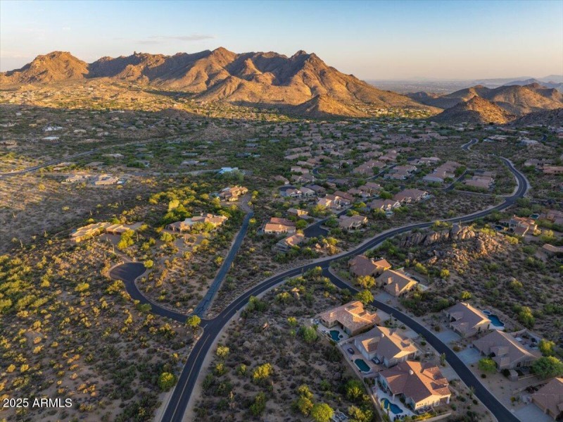 01-Neighborhood Views