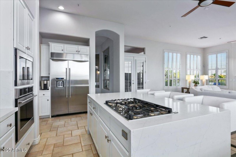 22-Kitchen To Living Areas