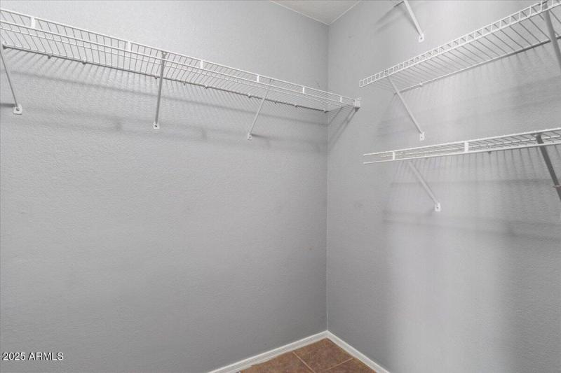 17-1046 E Silversmith Trail