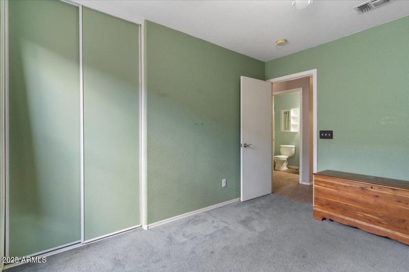 21-1046 E Silversmith Trail