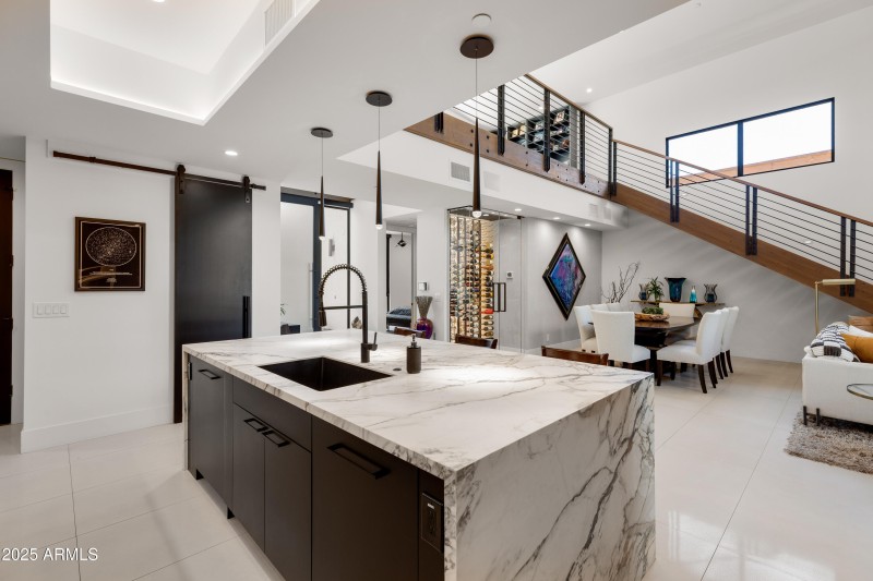 6525 E CAVE CREEK
