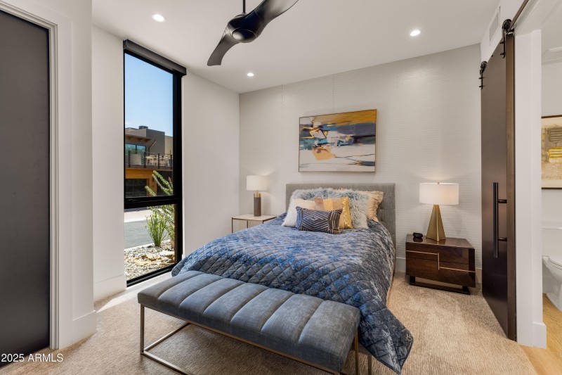 6525 E CAVE CREEK