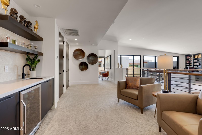6525 E CAVE CREEK