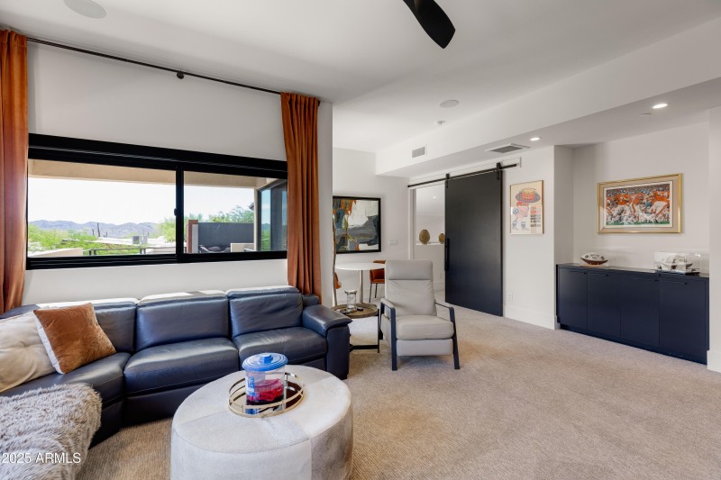 6525 E CAVE CREEK