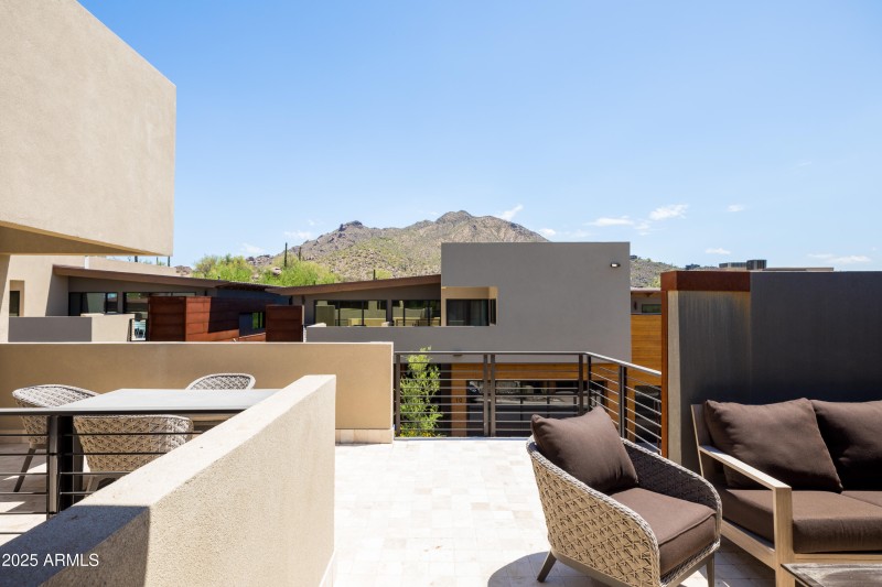 6525 E CAVE CREEK