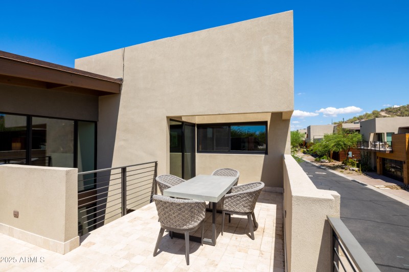 6525 E CAVE CREEK