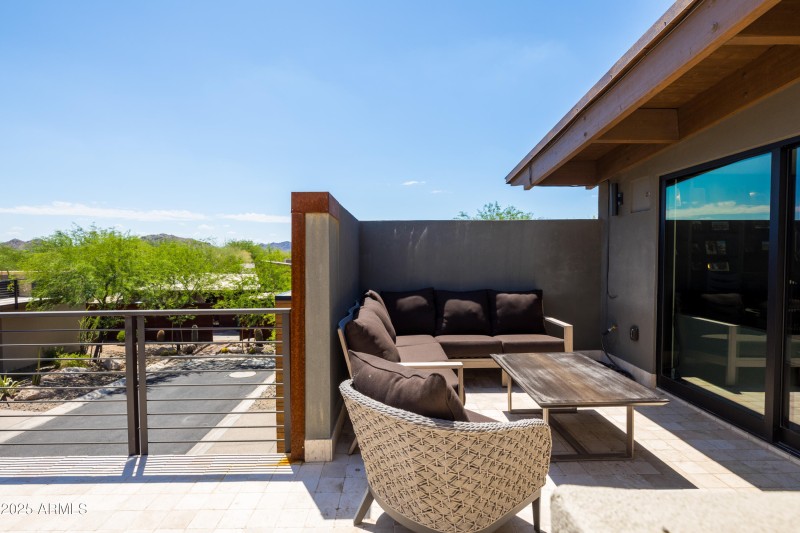 6525 E CAVE CREEK
