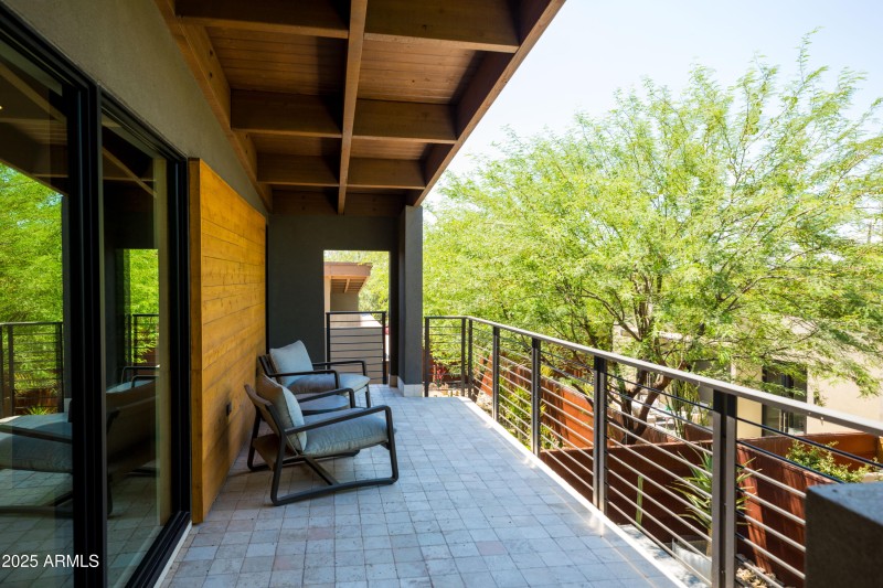 6525 E CAVE CREEK