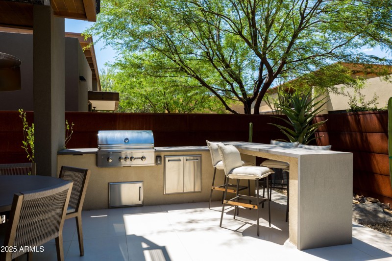 6525 E CAVE CREEK