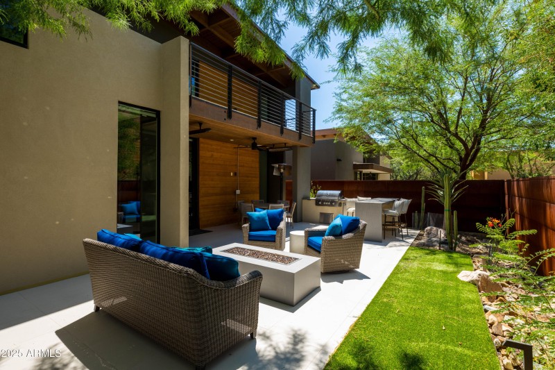 6525 E CAVE CREEK