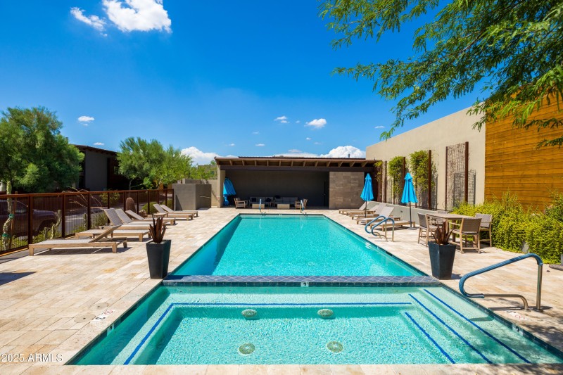 6525 E CAVE CREEK