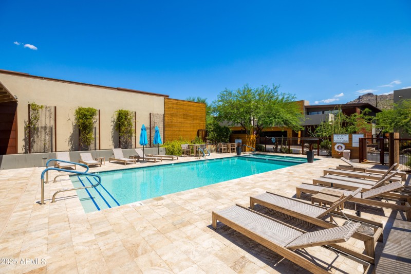 6525 E CAVE CREEK