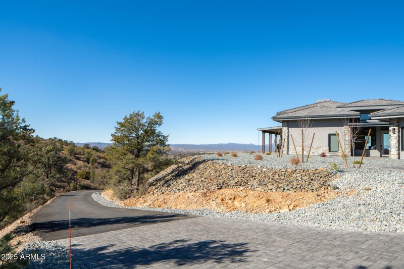 11-web-or-mls-5535-corliss-cir