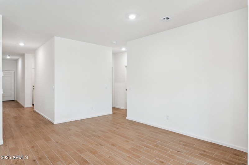 4-web-or-mls-25372-w-sunland-ave-lot-203