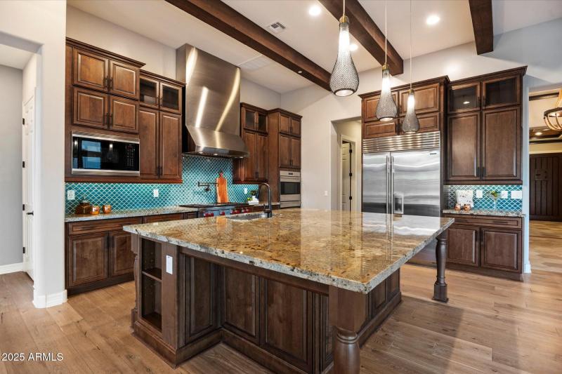 Kitchen/Kitchen Island