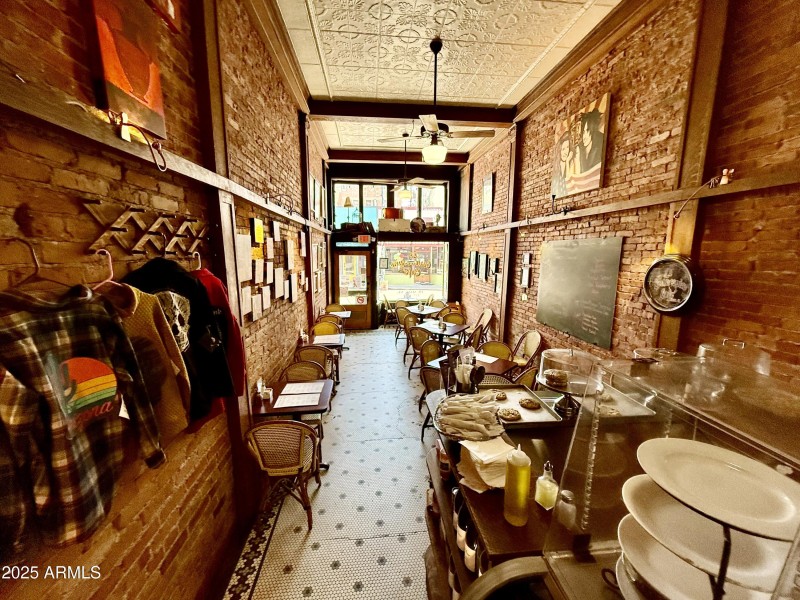 14 Main St