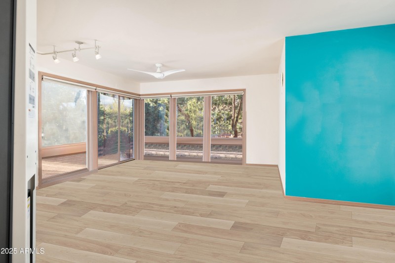 FLEX ROOM WITH BATH