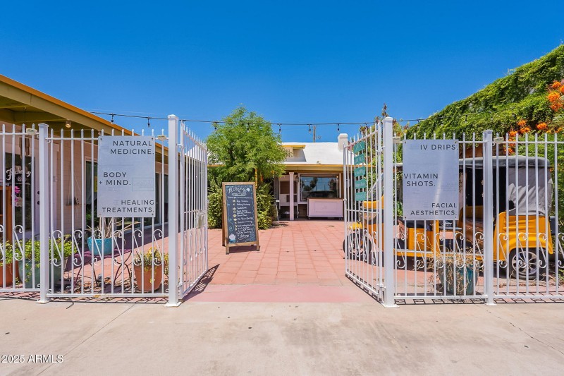 Entry Courtyard