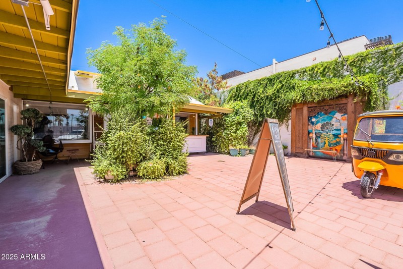 Landscaped Front Courtyard