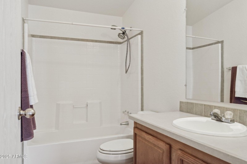 20-web-or-mls-16101-n-el-mirage-rd-327