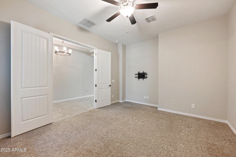 Large Den/Bonus Room