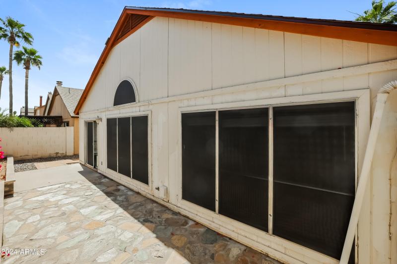 031-photo-rear-view-13782116