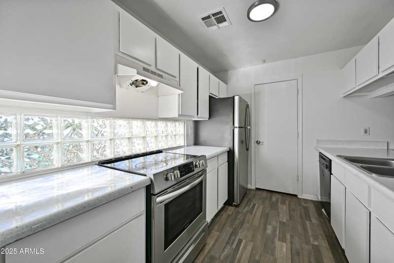 9-3065N67A224-ocupix