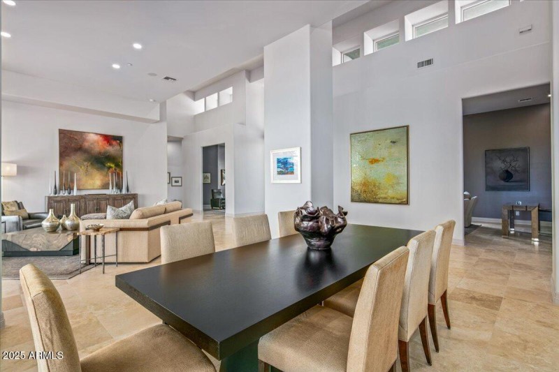 18-Dining Areas
