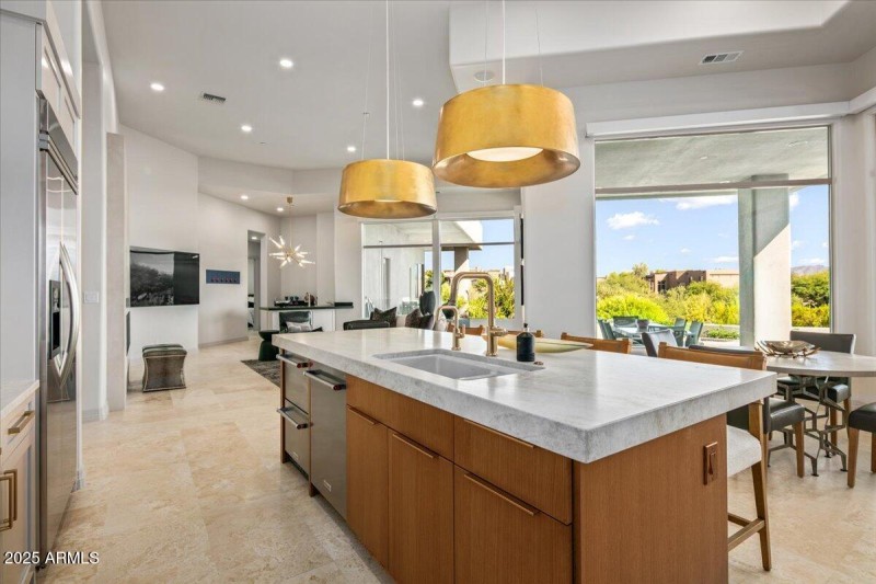 25-Kitchen